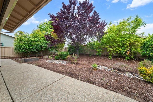 1017 Longhorn Ln, Lincoln, CA 95648