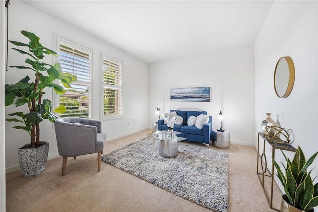 1017 Longhorn Ln, Lincoln, CA 95648