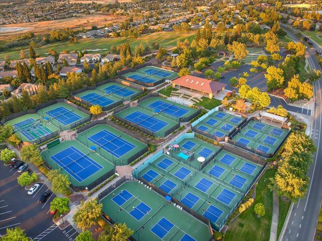 1017 Longhorn Ln, Lincoln, CA 95648