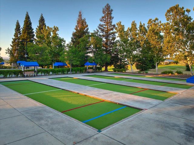 1017 Longhorn Ln, Lincoln, CA 95648