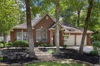 11 Belcarra Place, The Woodlands, TX 77382