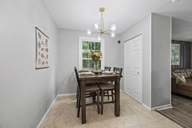 404 Warren Cir, Clarksville, TN 37040