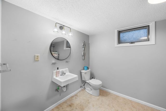 404 Warren Cir, Clarksville, TN 37040