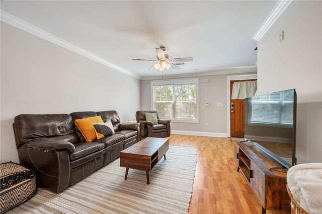 1725 Harvey Mitchell 1722, College Station, TX 77840