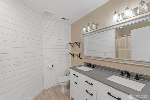 8 Trinity Place, Cosmopolis, WA 98537