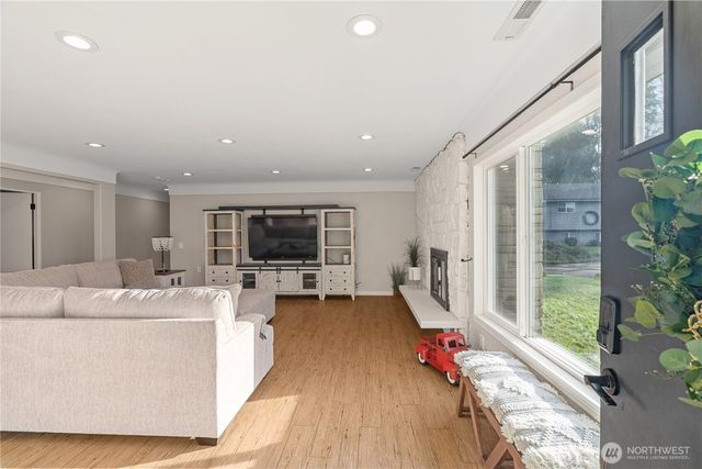 8 Trinity Place, Cosmopolis, WA 98537