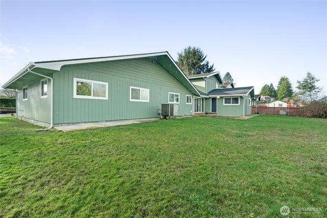 8 Trinity Place, Cosmopolis, WA 98537