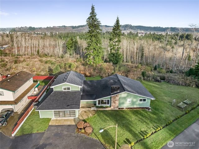 8 Trinity Place, Cosmopolis, WA 98537