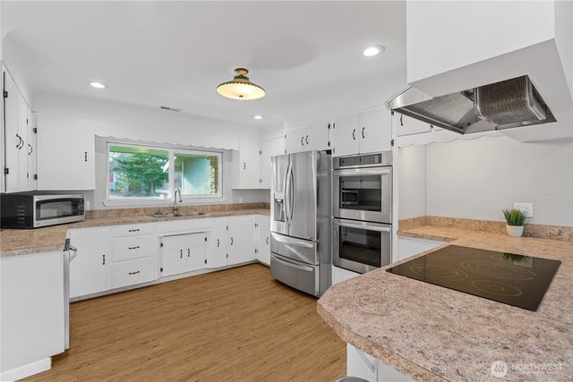 8 Trinity Place, Cosmopolis, WA 98537