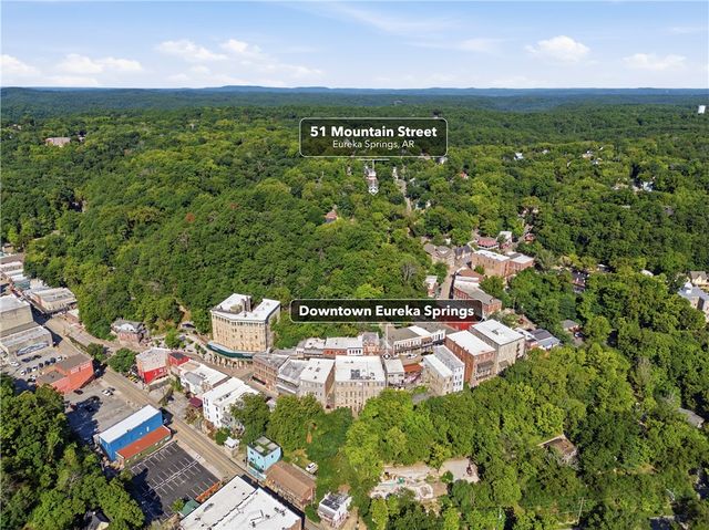 51 Mountain Street, Eureka Springs, AR 72632