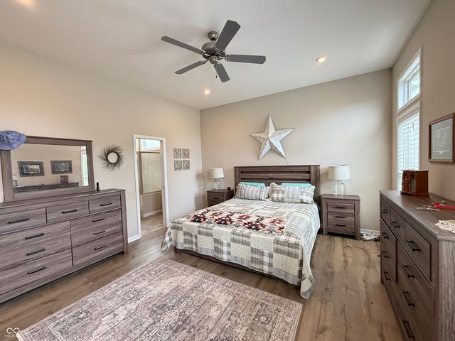 1400 W Springhurst Boulevard, Greenfield, IN 46140