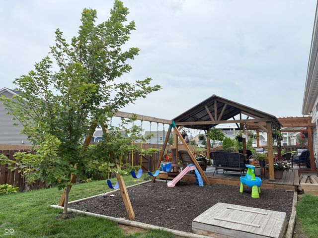 1400 W Springhurst Boulevard, Greenfield, IN 46140