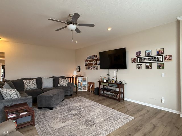 1400 W Springhurst Boulevard, Greenfield, IN 46140