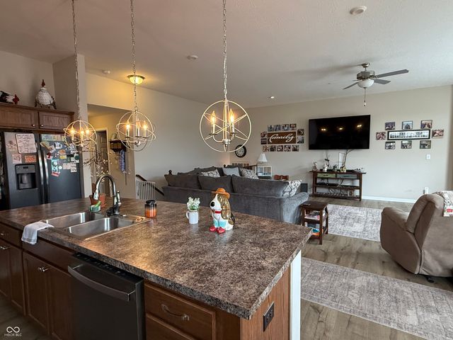 1400 W Springhurst Boulevard, Greenfield, IN 46140