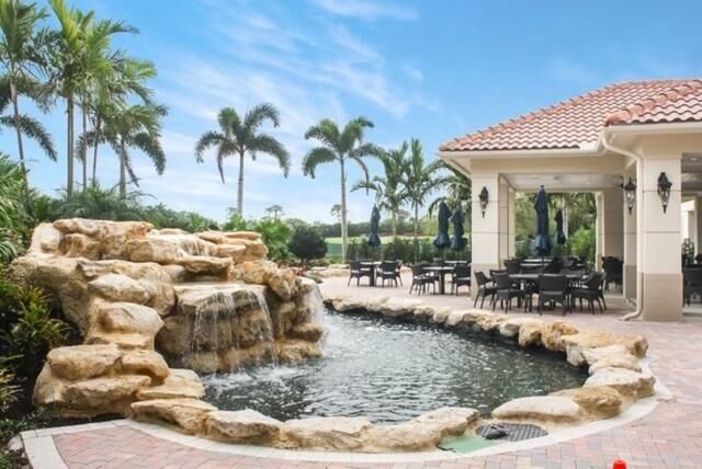 540 Les Jardin Drive, Palm Beach Gardens, FL 33410