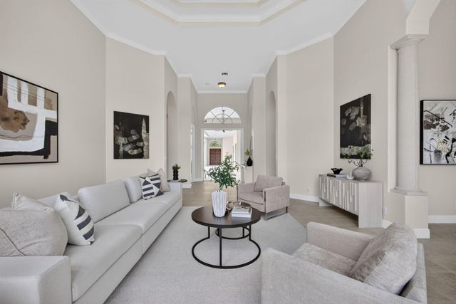 540 Les Jardin Drive, Palm Beach Gardens, FL 33410
