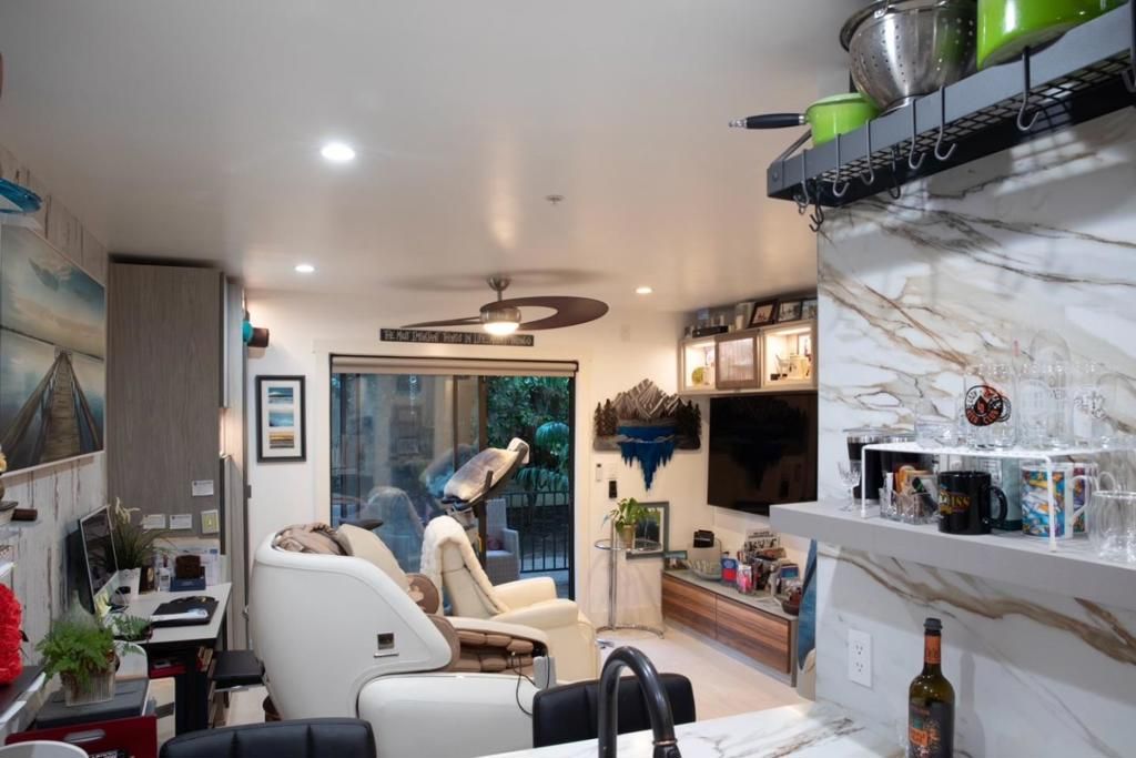 Image 4 of property listing at 324 Catalpa Street 111, San Mateo, CA 94401