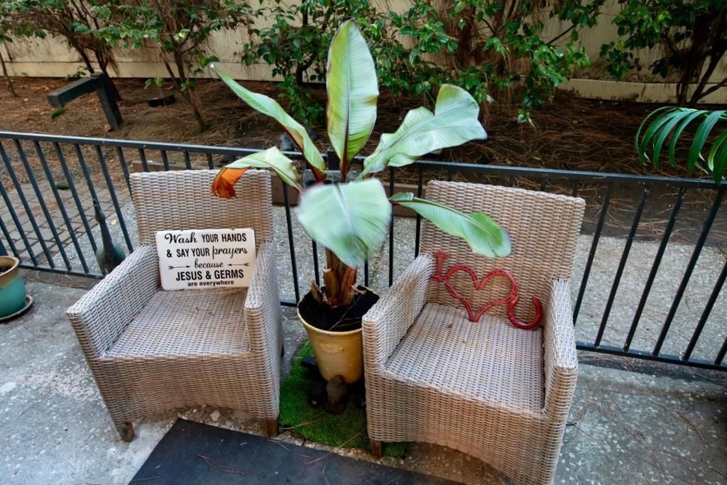 Image 7 of property listing at 324 Catalpa Street 111, San Mateo, CA 94401