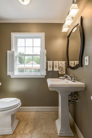 36 Westwood Rd, Shrewsbury, MA 01545