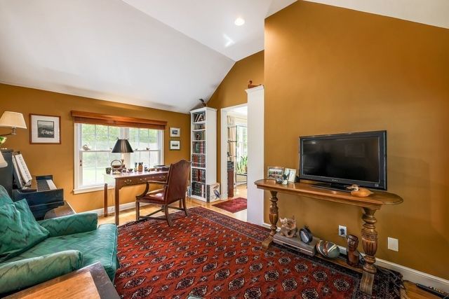 36 Westwood Rd, Shrewsbury, MA 01545