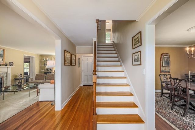 36 Westwood Rd, Shrewsbury, MA 01545