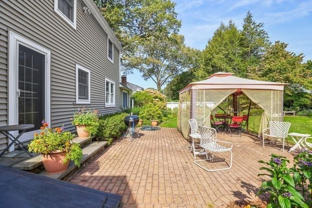 36 Westwood Rd, Shrewsbury, MA 01545