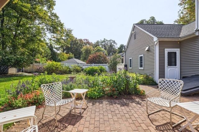 36 Westwood Rd, Shrewsbury, MA 01545