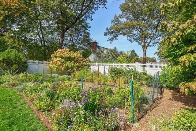 36 Westwood Rd, Shrewsbury, MA 01545