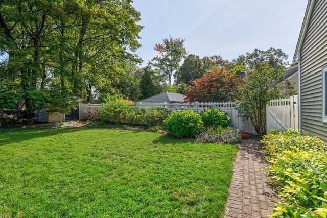 36 Westwood Rd, Shrewsbury, MA 01545
