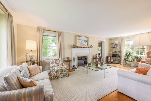 36 Westwood Rd, Shrewsbury, MA 01545