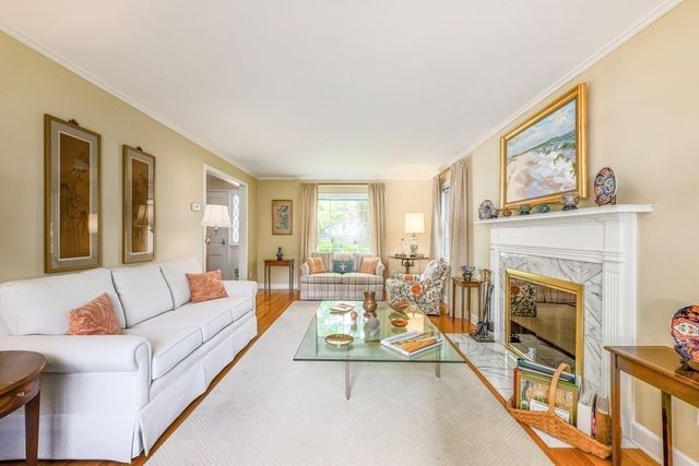 36 Westwood Rd, Shrewsbury, MA 01545