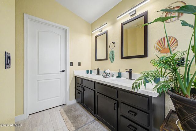 1094 S SIERRA Street, Gilbert, AZ 85296