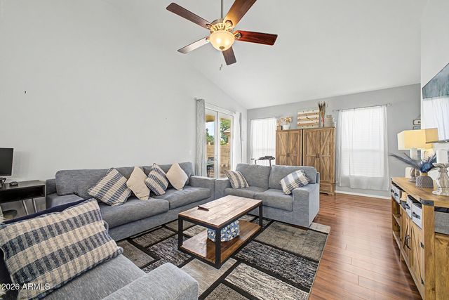 1094 S SIERRA Street, Gilbert, AZ 85296