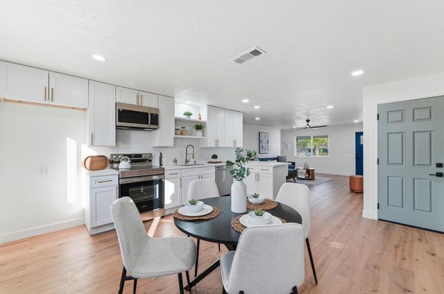 2120 Michigan Ave, Stockton, CA 95204