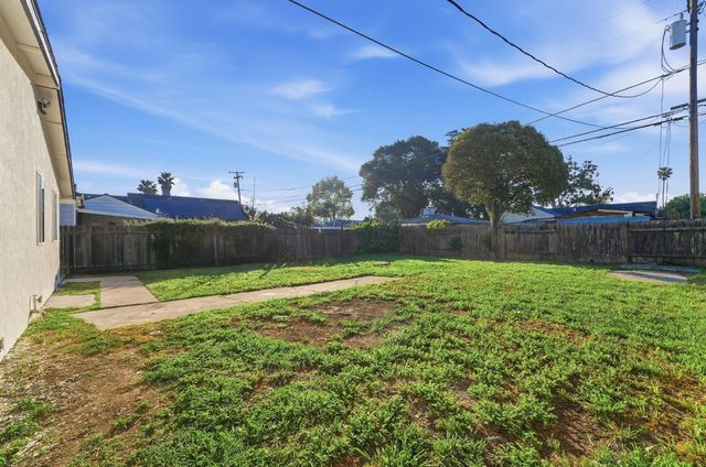 2120 Michigan Ave, Stockton, CA 95204