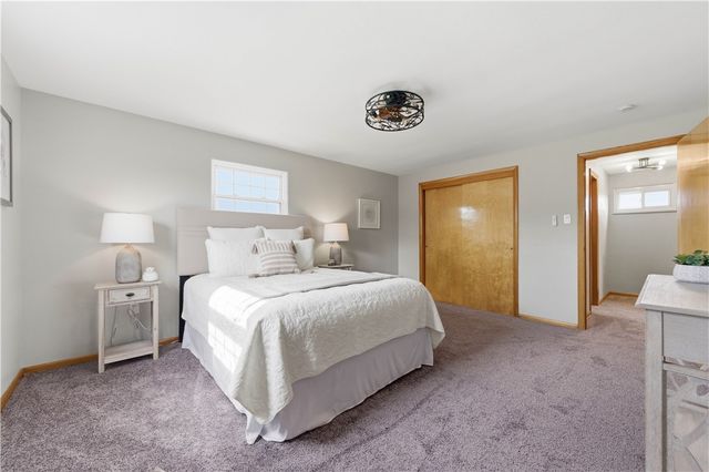 5 Olympia Park Plz, Versailles Boro, PA 15132