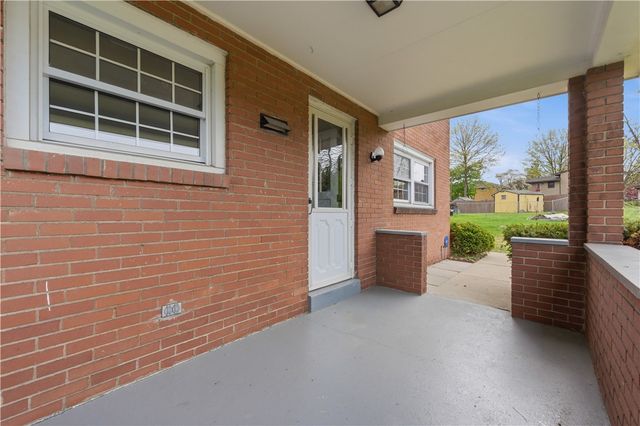 5 Olympia Park Plz, Versailles Boro, PA 15132