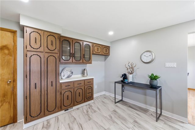 5 Olympia Park Plz, Versailles Boro, PA 15132