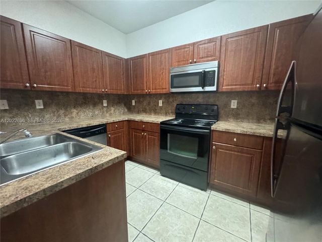 2991 NW 36th Way, Lauderdale Lakes, FL 33311