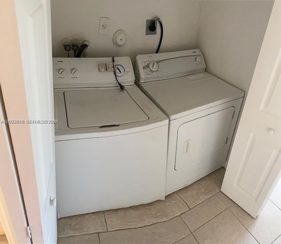 2991 NW 36th Way, Lauderdale Lakes, FL 33311