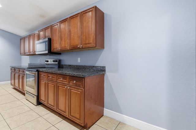 1029 Staghorn Street, Wellington, FL 33414