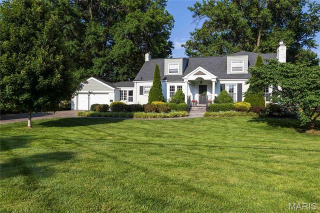866 N Taylor Avenue, Kirkwood, MO 63122