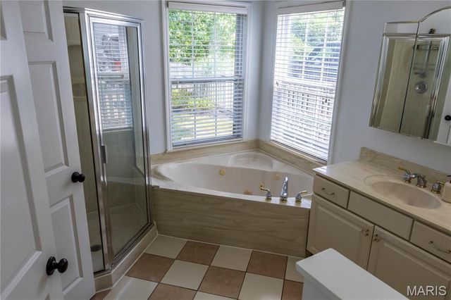 866 N Taylor Avenue, Kirkwood, MO 63122
