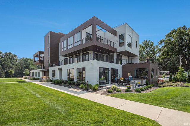 950 E Jackson Blvd Unit 102, Elkhart, IN 46516