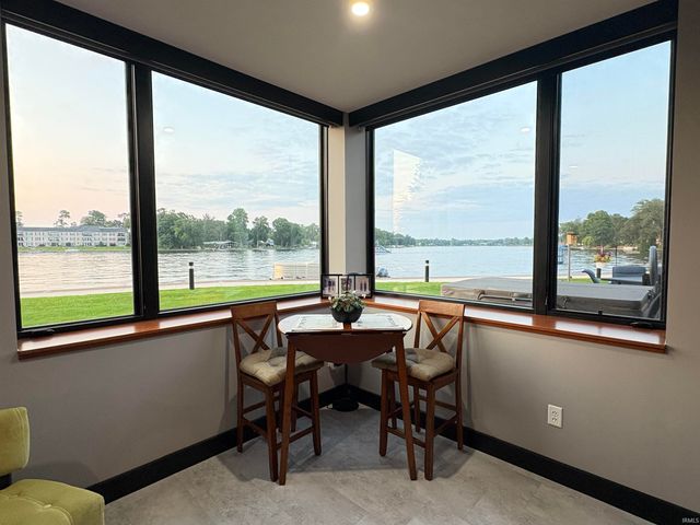 950 E Jackson Blvd Unit 102, Elkhart, IN 46516