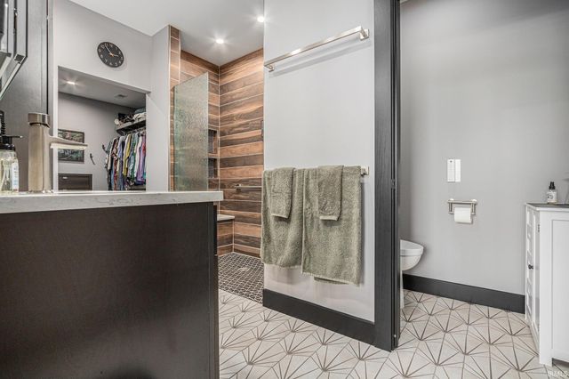 950 E Jackson Blvd Unit 102, Elkhart, IN 46516