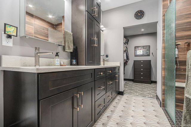 950 E Jackson Blvd Unit 102, Elkhart, IN 46516