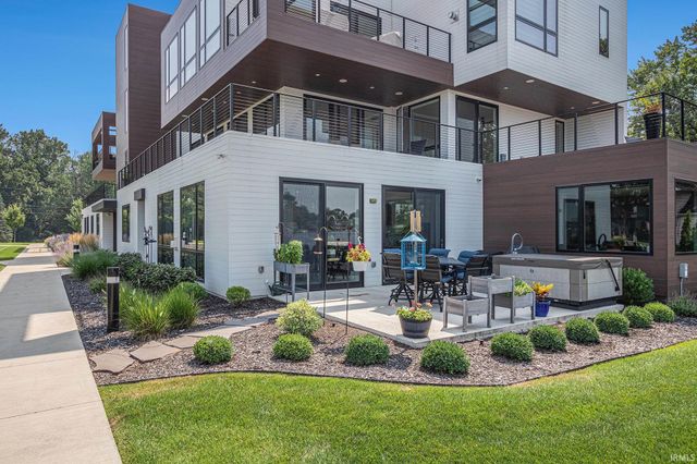 950 E Jackson Blvd Unit 102, Elkhart, IN 46516