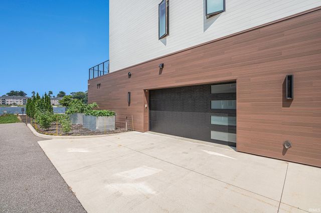 950 E Jackson Blvd Unit 102, Elkhart, IN 46516