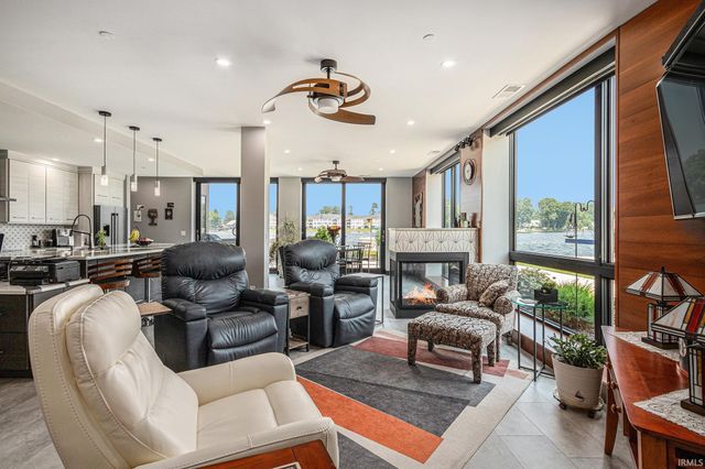 950 E Jackson Blvd Unit 102, Elkhart, IN 46516